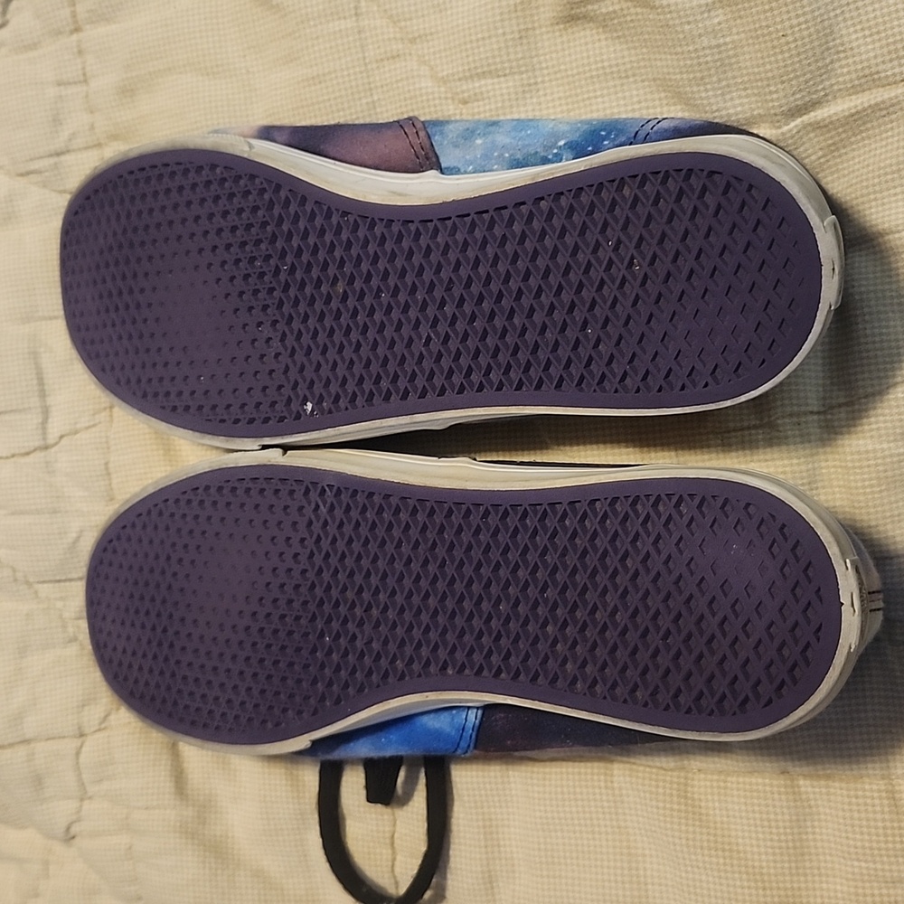 Unisex Vans brand tennis shoes. Multi color Size 6.5 Men's or Size 8 Women's - Picture 3 of 4